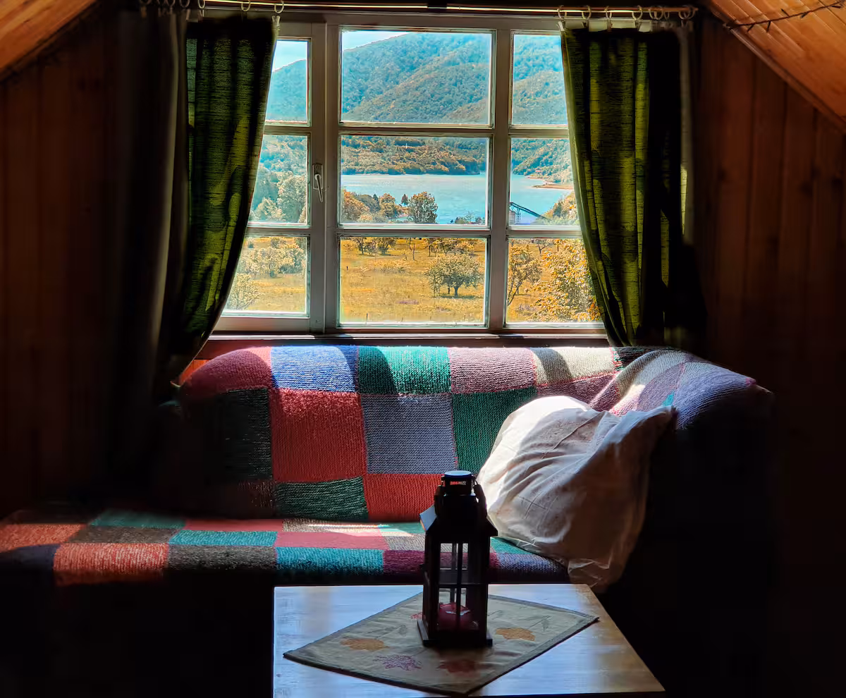 Cozy Cabbing Accomomdation in the Tarcu Mountains